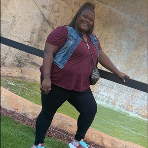 Meet your Posher, Dominique